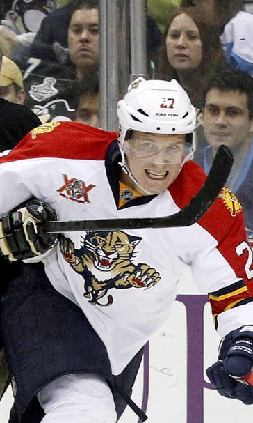Panthers pour on 5 goals to take down Eastern-leading Penguins on road